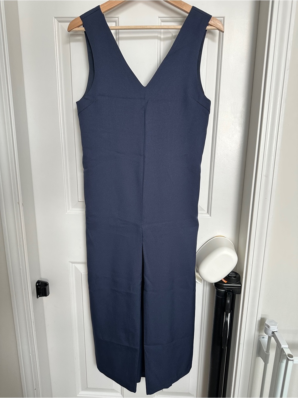 OAK + FORT Deep Navy V‑Neck Sleeveless Midi Dress - OS